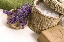 Lavender Bath Royalty Free Stock Images Lavender Bath Royalty Free Stock Images