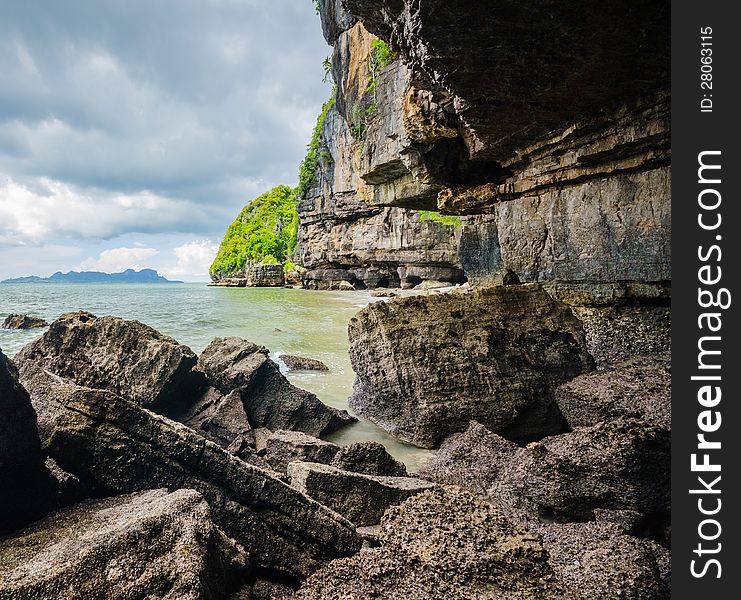 Yong ling cliff in trang province