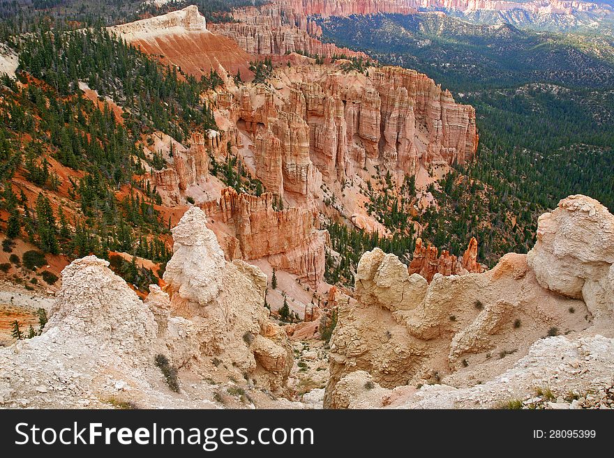 Great spires carved away by erosion in Bryce Canyon National Park, Utah, USA. Great spires carved away by erosion in Bryce Canyon National Park, Utah, USA