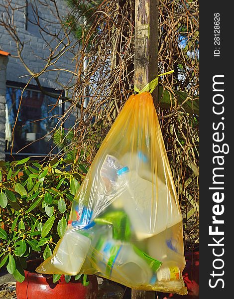 Recycling consumers plastics for recycling. Recycling consumers plastics for recycling