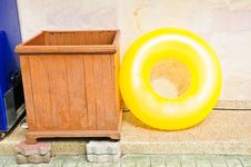 Yellow Life Ring Royalty Free Stock Photography Yellow Life Ring Royalty Free Stock Photography