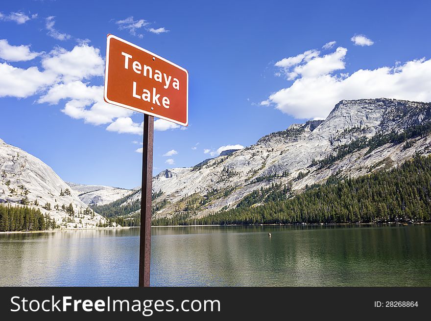 Tenaya Lake, Yosemite National Park, California, USA