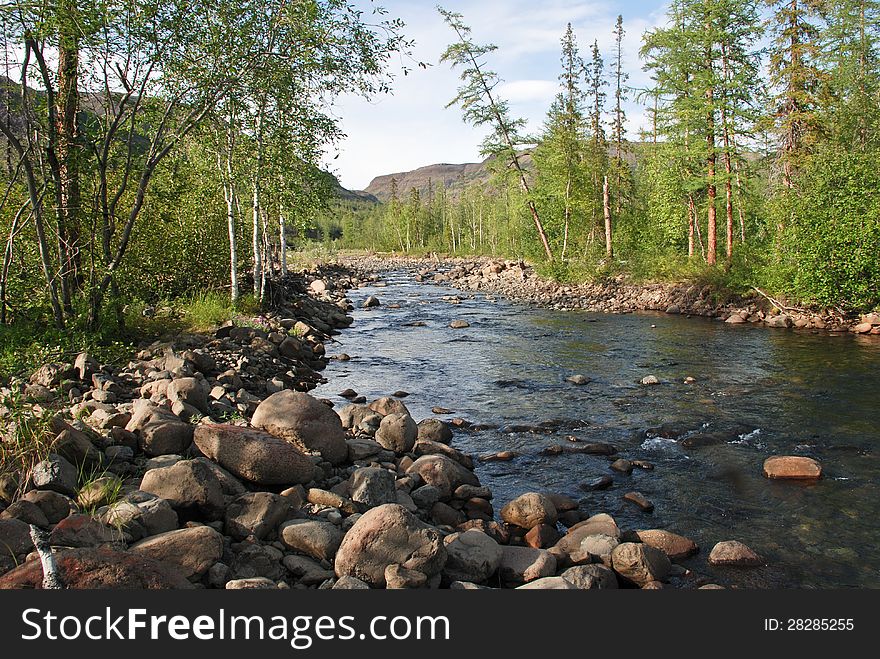 In the upper river Bucharama has stones in line