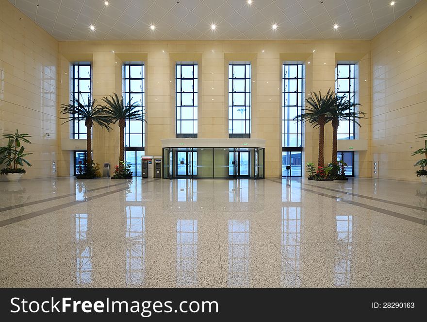 This picture shows theticket lobby of Harbin West Railway Station.