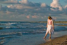 Pretty Girl And The Sea Royalty Free Stock Image Pretty Girl And The Sea Royalty Free Stock Image