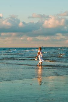 Pretty Girl And The Sea Stock Photography Pretty Girl And The Sea Stock Photography