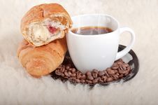 Croissant With Coffee And Beans On Fur Background Royalty Free Stock Image Croissant With Coffee And Beans On Fur Background Royalty Free Stock Image