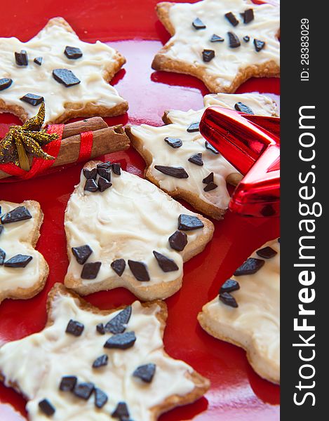 Christmas cookies on a red plate