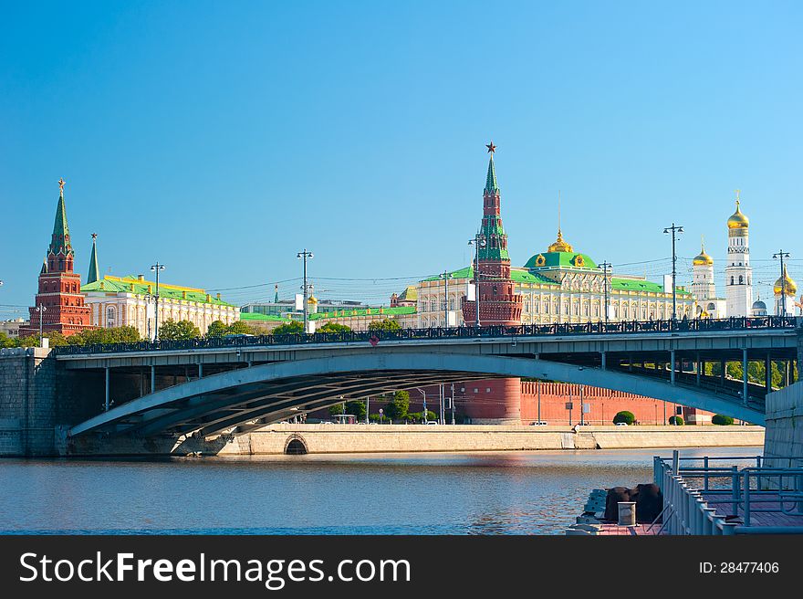 The Kremlin, Moscow, Bolshoy Stone Bridge, Vodovzvodnaya (Sviblova) Tower, the Kremlin Palace and Cathedrals