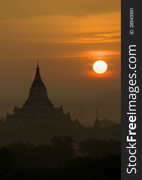 BAGAN Sunrises on Myanmar,
prepare and waiting at the best position and time for shooting the best shot.