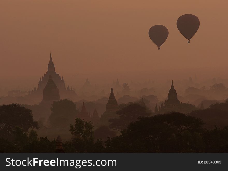 BAGAN Sunrises on Myanmar, prepare and waiting at the best position and time for shooting the best shot.