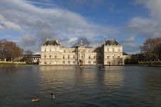 Palace In Luxembourg Park In Paris Royalty Free Stock Images