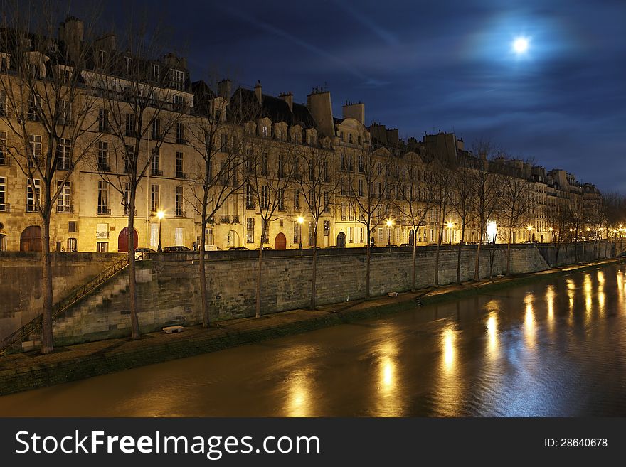 Seine in the night with moon