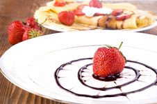 Pancakes With Fresh Strawberries And Chocolate Royalty Free Stock Photography Pancakes With Fresh Strawberries And Chocolate Royalty Free Stock Photography
