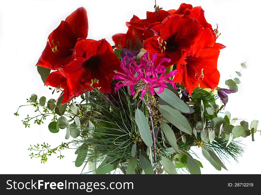 A Christmas bouquet with refreshing colors brings joy. A Christmas bouquet with refreshing colors brings joy.