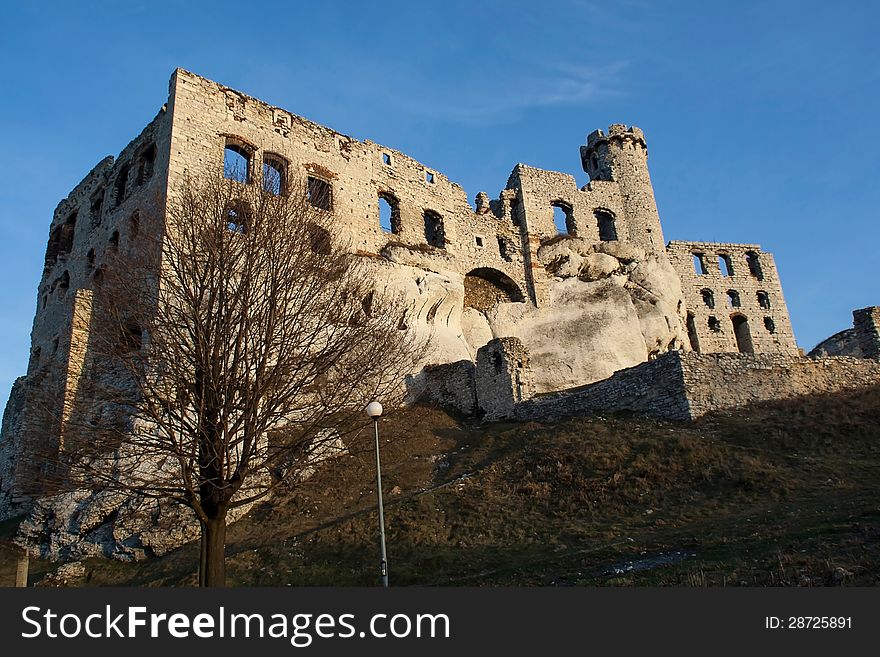 Ogrodzieniec fortyfikacje old grodowe ruin poland. Ogrodzieniec fortyfikacje old grodowe ruin poland.