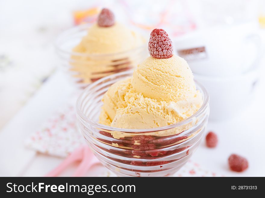 Delicious Vanilla Ice Cream With Raspberries