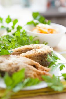 Two Pieces Of Fish And Vegetables In A Bowl Royalty Free Stock Photography Two Pieces Of Fish And Vegetables In A Bowl Royalty Free Stock Photography