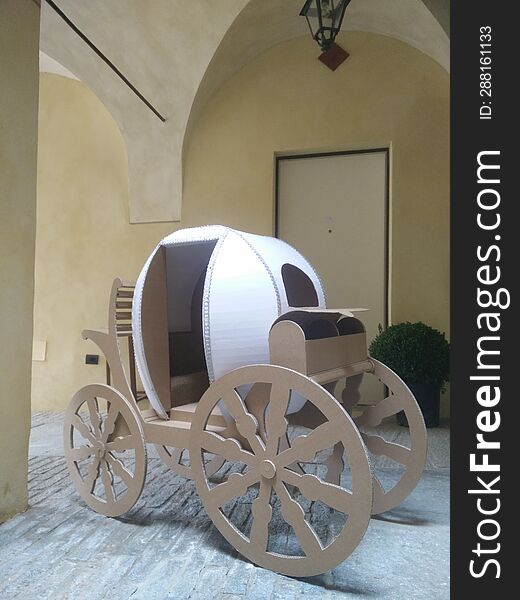 Cindarella carriage for prop in wedding