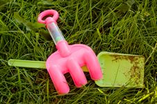 Rake And Shovel Royalty Free Stock Images Rake And Shovel Royalty Free Stock Images