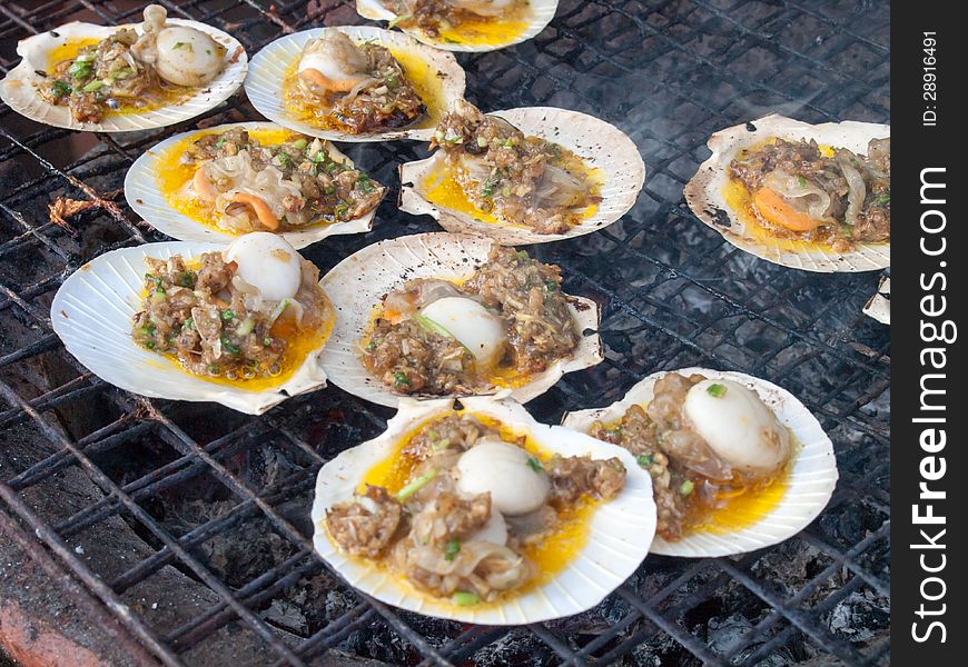 Menu baked scallops with butter