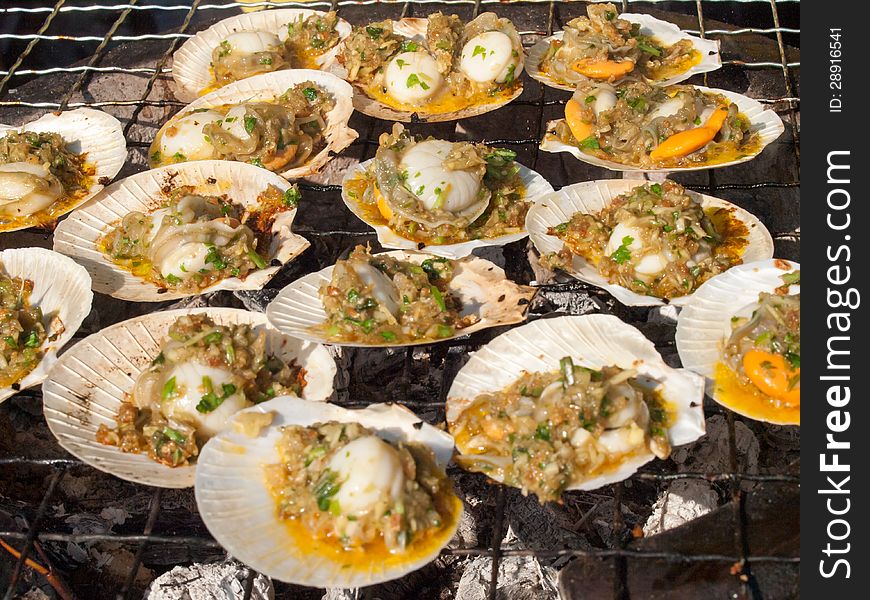 Baked scallops with butter