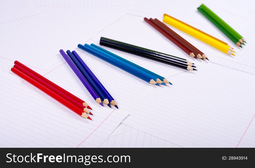 Color Pencils Diagonalno Lie On Three Pieces