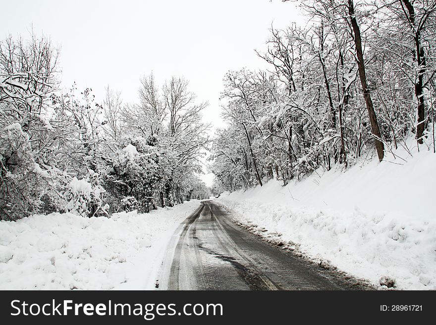 A path in the snow in south tyrol