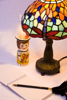 Lamp, Pencil Holder And Pad Royalty Free Stock Photos Lamp, Pencil Holder And Pad Royalty Free Stock Photos