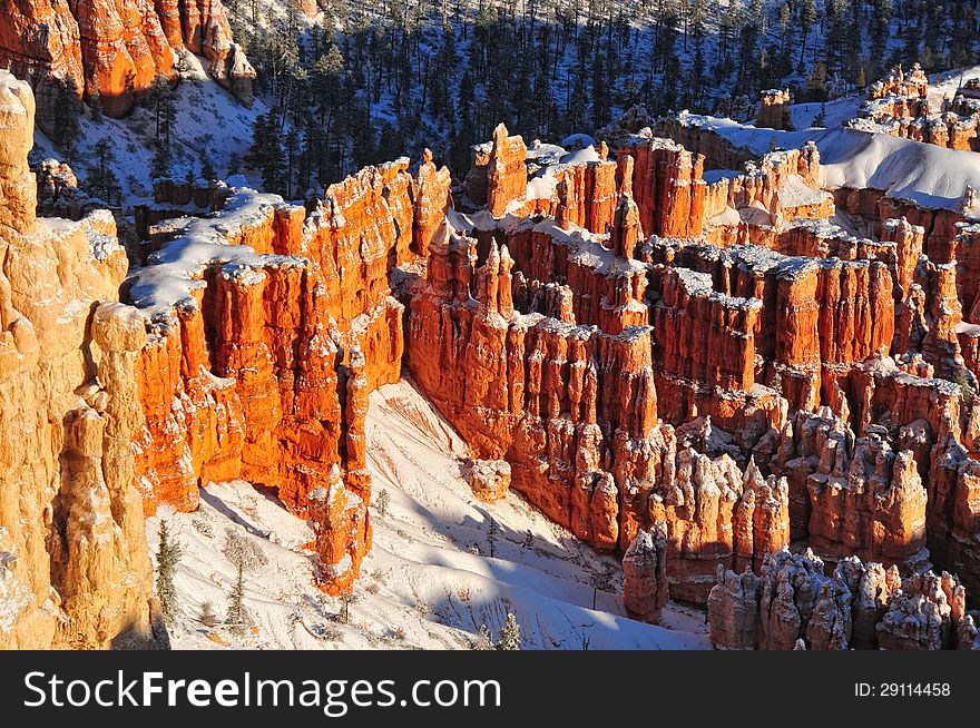 Snow covered Hoodoos in Bryce Canyon