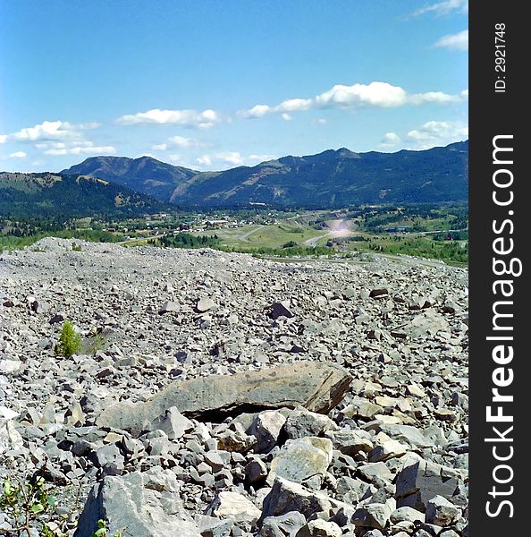 Site of the Frank slide. In 1903 the top of Turtle Mountain slid down and covered the minng town of Frank, killing 70. Site of the Frank slide. In 1903 the top of Turtle Mountain slid down and covered the minng town of Frank, killing 70.