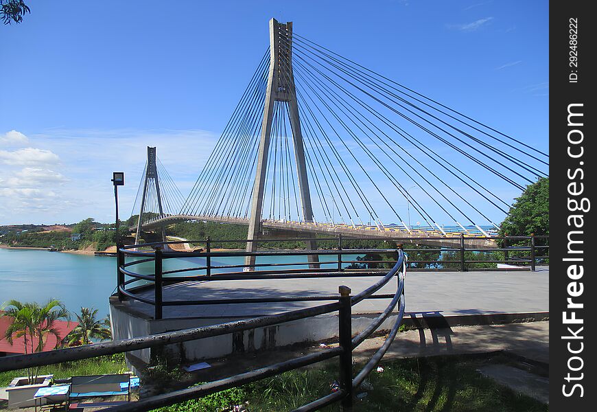 Photo spots can take beautiful views of the Barelang Bridge. Photo spots can take beautiful views of the Barelang Bridge