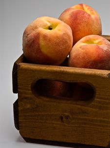 Peached In Wooden Crate Royalty Free Stock Images Peached In Wooden Crate Royalty Free Stock Images