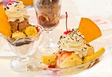 Vanilla Ice Cream With Banana And Chocolate Royalty Free Stock Images Vanilla Ice Cream With Banana And Chocolate Royalty Free Stock Images