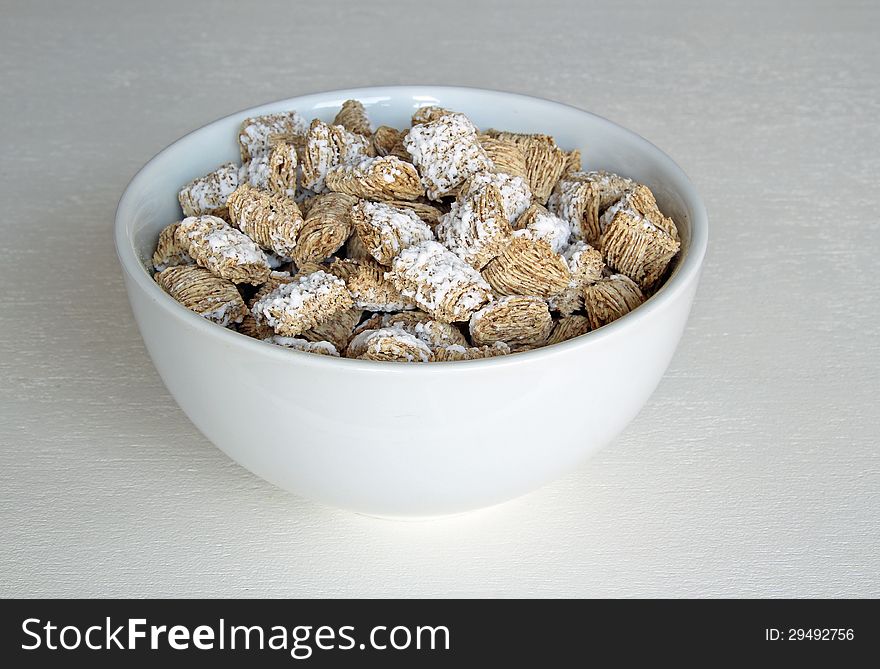 Photo showing a delicious bowl of healthy wholewheat cereal bowl.