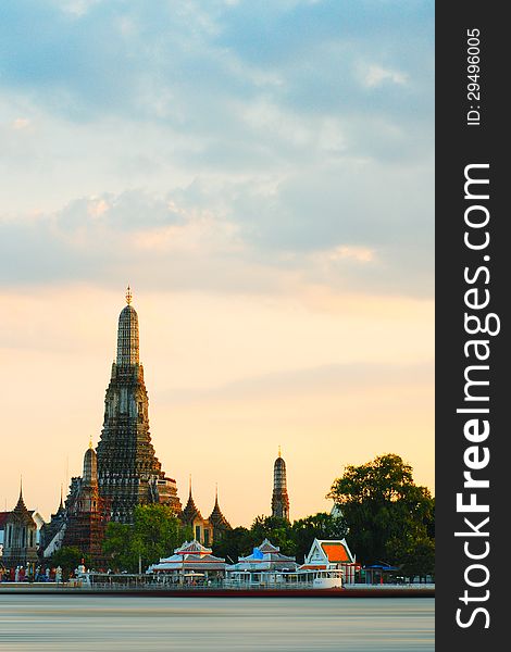 It is one of Thailand's famous landmark. It located in Chaophraya riverside, Bangkok. It is one of Thailand's famous landmark. It located in Chaophraya riverside, Bangkok.