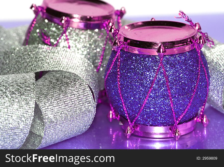 Christmas decoration drum with silver ribbon
