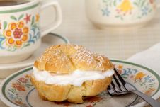 Cream Puff Royalty Free Stock Image Cream Puff Royalty Free Stock Image