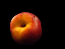 Nectarine With Water Drops Royalty Free Stock Images Nectarine With Water Drops Royalty Free Stock Images