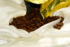 Pouring Beans Royalty Free Stock Photography Pouring Beans Royalty Free Stock Photography