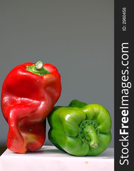 Green and red pepper close-up.