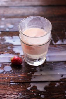 A Splash Of Strawberry Milk Royalty Free Stock Photography