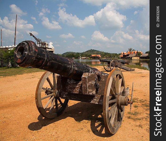 Cannon made ​​of wood. Used for filming movies The Legend of King Naresuan. Cannon made ​​of wood. Used for filming movies The Legend of King Naresuan.