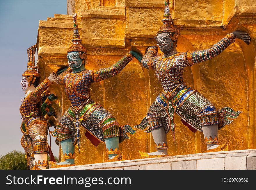 Wat Phra Kaeo guardians