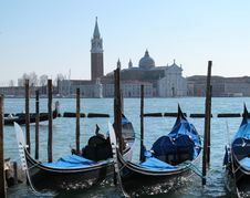 Gondolas In Venice And Isle Of San Giorgio Maggiore, Italy Stock Images