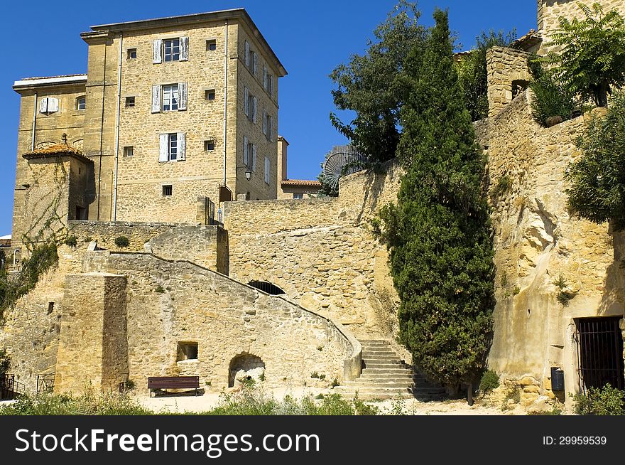 Houses built on rocks, region of Luberon, France