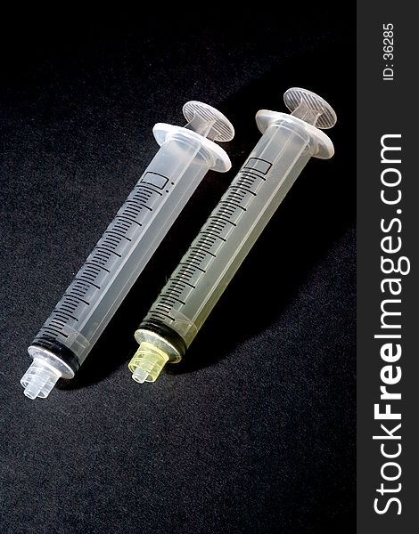Syringe pair