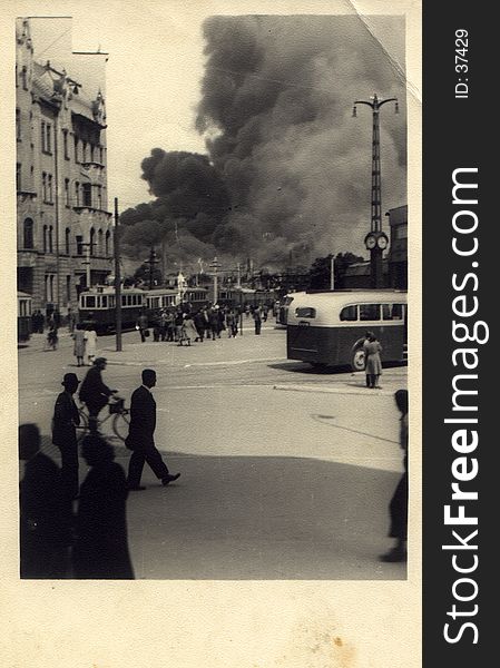 1944 - Apollo in fire