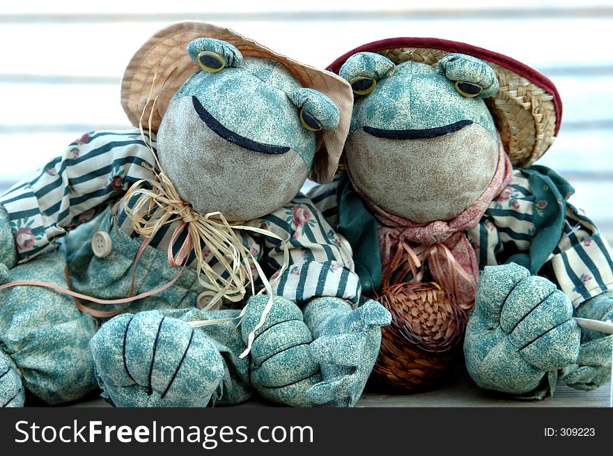 Frog Ragdolls Couple