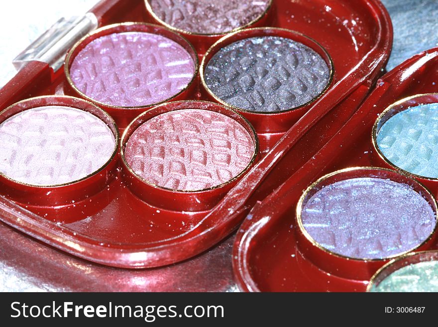 Pink, blue and violet eyeshadows